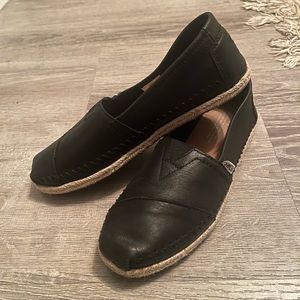 TOMS leather flats